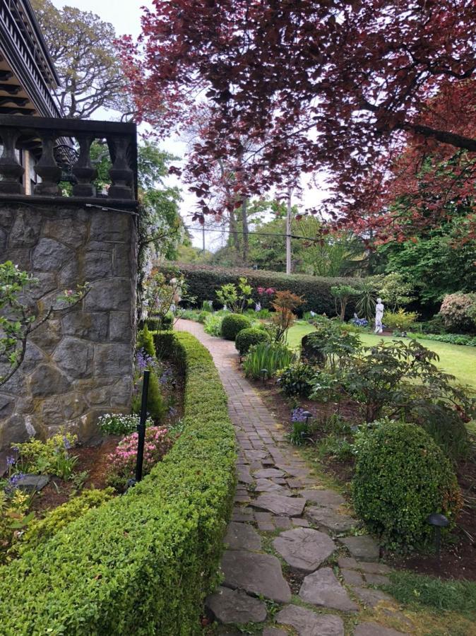 Prior Castle Inn Victoria Exterior photo