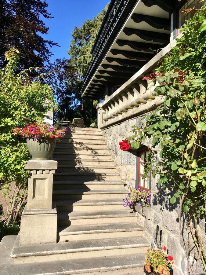 Prior Castle Inn Victoria Exterior photo